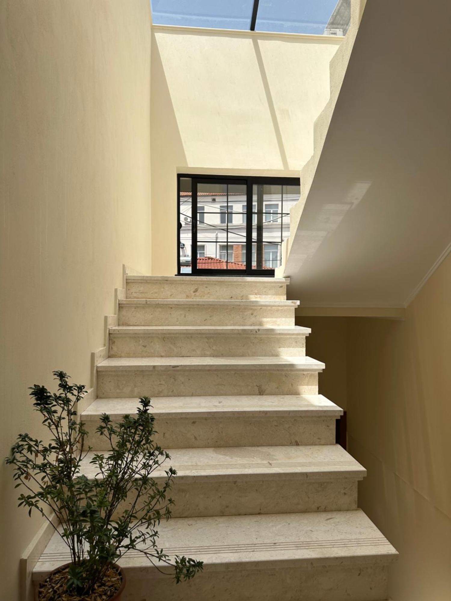 Central Comfort Suites Tirana Exterior photo