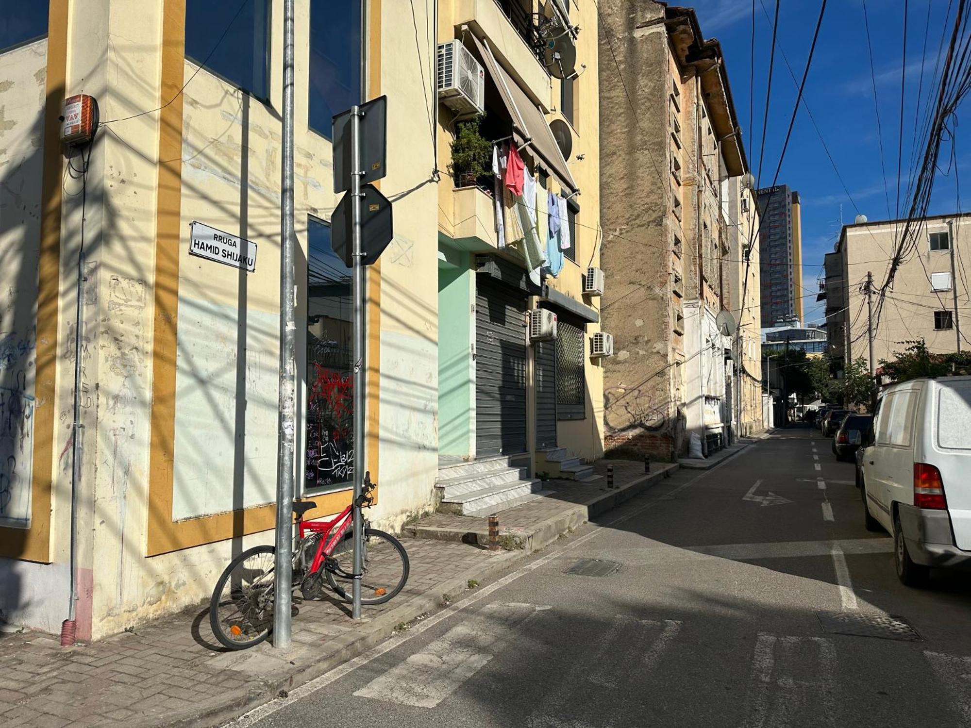 Central Comfort Suites Tirana Exterior photo
