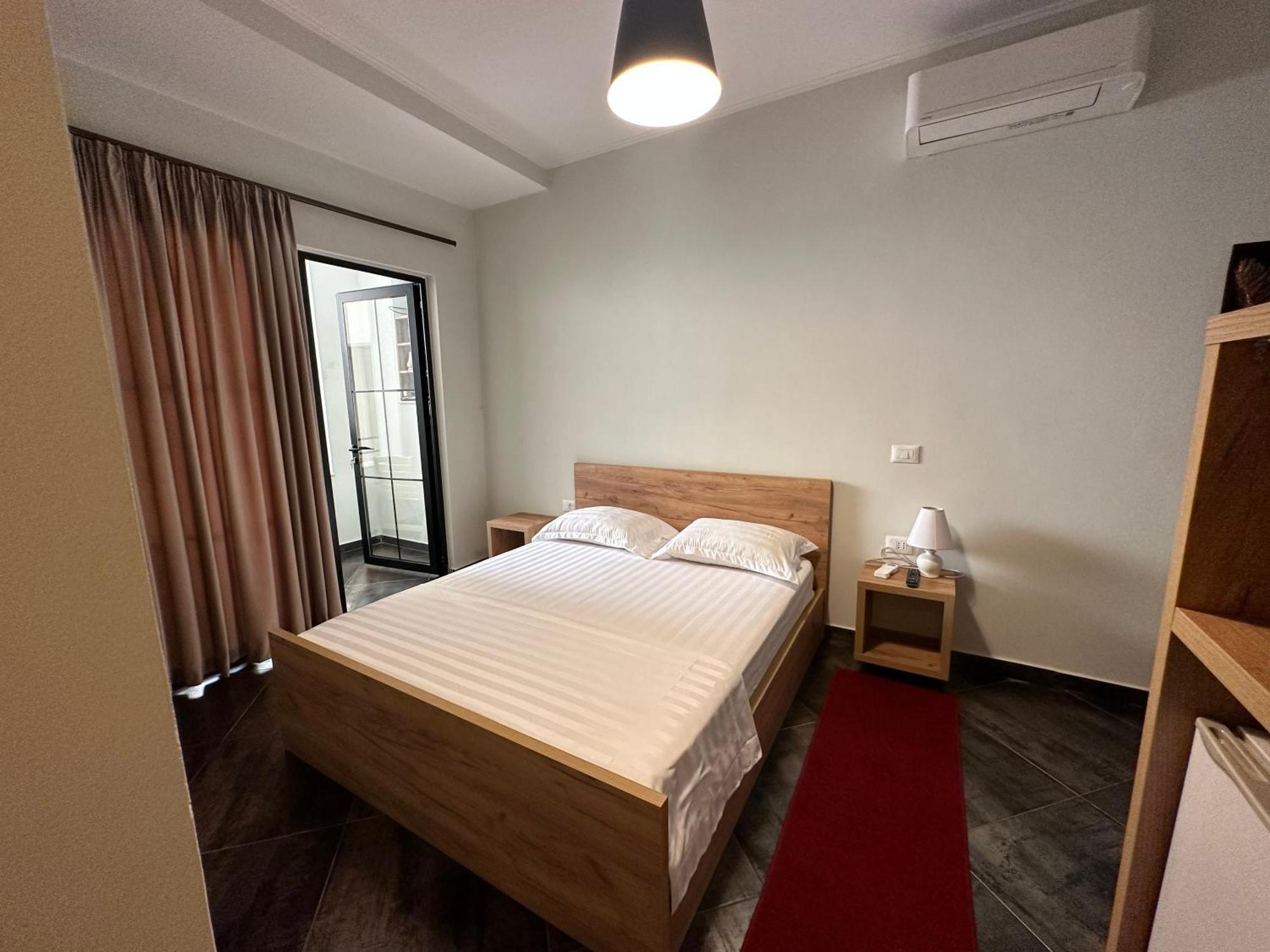 Central Comfort Suites Tirana Exterior photo