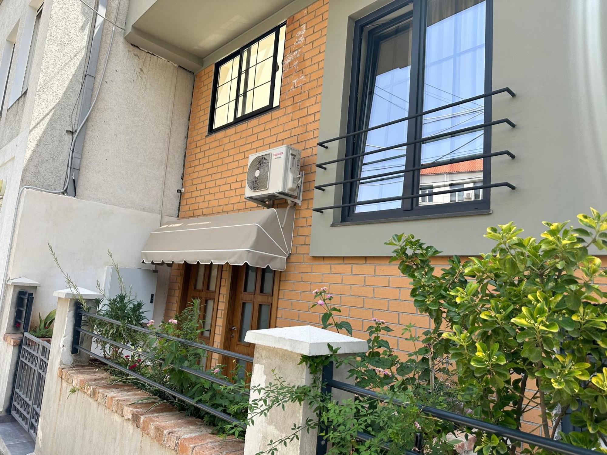 Central Comfort Suites Tirana Exterior photo