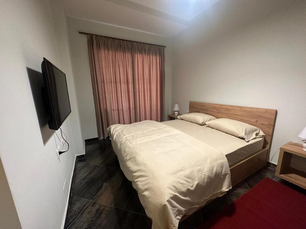 Central Comfort Suites Tirana Exterior photo