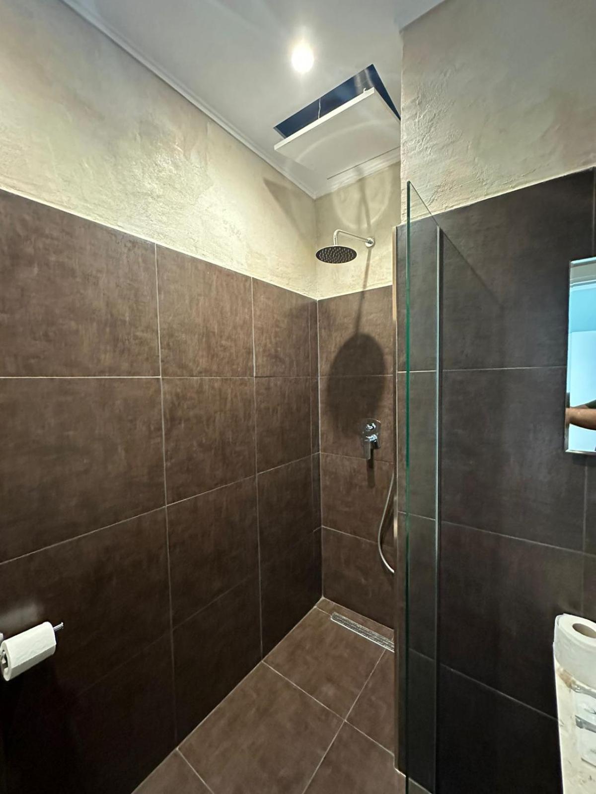 Central Comfort Suites Tirana Exterior photo