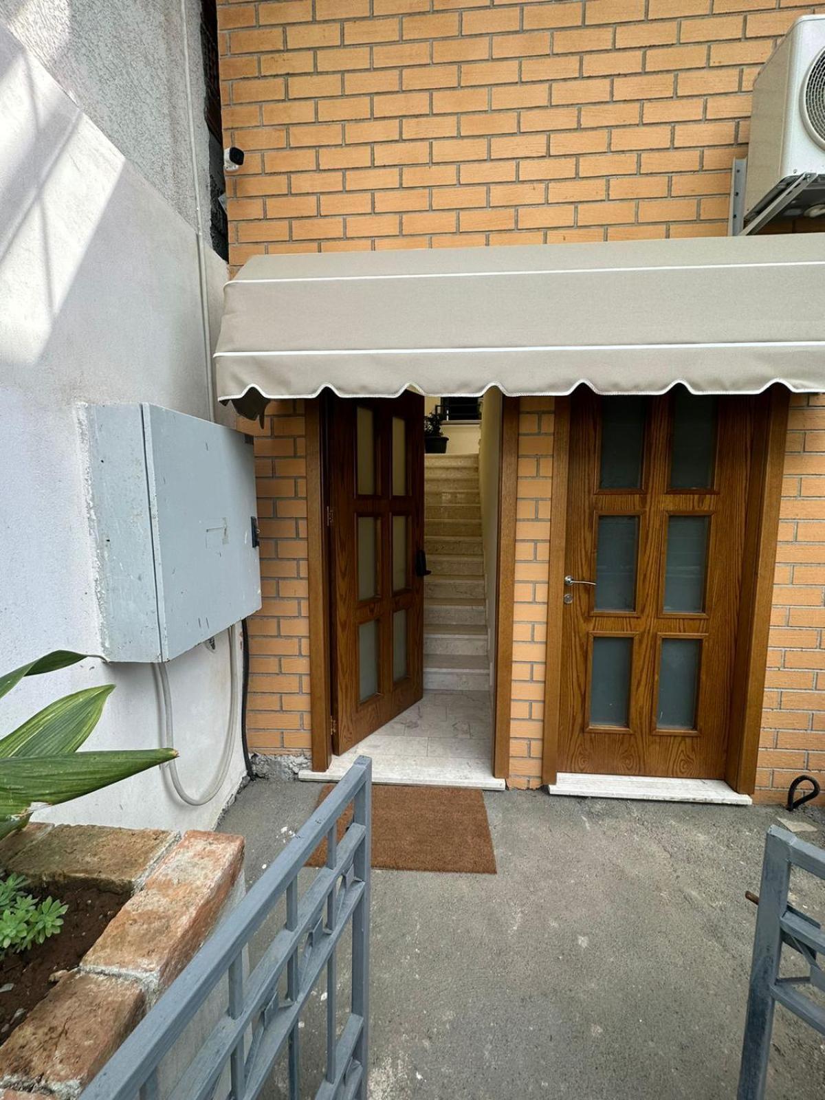 Central Comfort Suites Tirana Exterior photo
